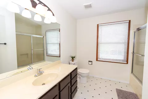 Bath - 1700 Fairfield Dr, Normal, IL 61761 photo 3 of 3