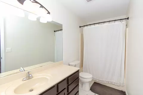 Bath - 1700 Fairfield Dr, Normal, IL 61761 photo 1 of 3