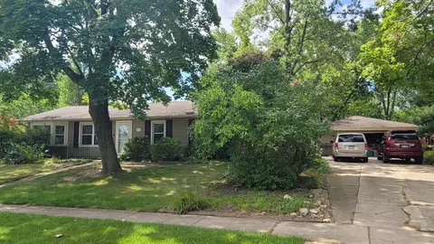 313 Laurel Ct, Streamwood, IL 60107
