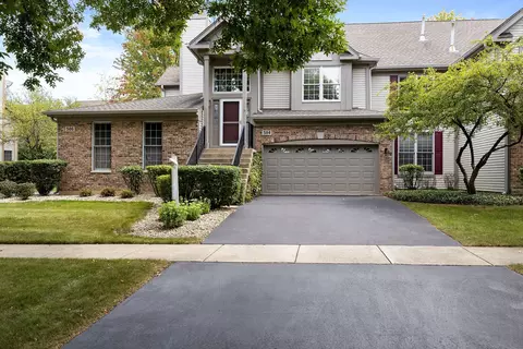 584 Harlowe Ln, Naperville, IL 60565