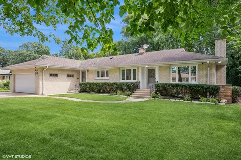6817 N Lamon Ave, Lincolnwood, IL 60712