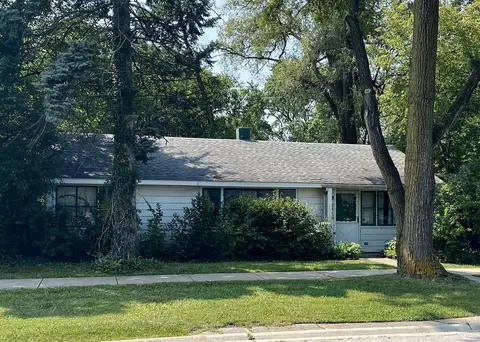 4923 W 99th St, Oak Lawn, IL 60453