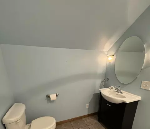 Bath - 422 E 5th St, Byron, IL 61010 photo 3 of 4