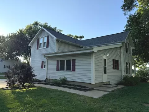 Exterior - 422 E 5th St, Byron, IL 61010 photo 2 of 5