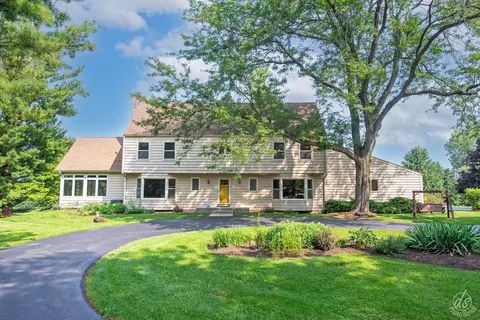 214 N Signal Hill Rd, North Barrington, IL 60010