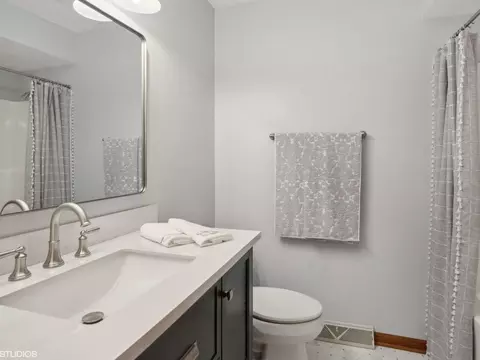Bath - 1788 Monterey Ct, Hoffman Estates, IL 60169 photo 1 of 2