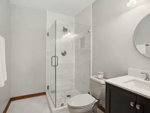 Bath - 1788 Monterey Ct, Hoffman Estates, IL 60169 photo 2 of 2