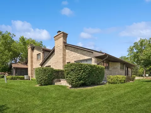 Exterior - 1788 Monterey Ct, Hoffman Estates, IL 60169 photo 3 of 6