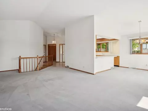 Living - 1788 Monterey Ct, Hoffman Estates, IL 60169 photo 2 of 3