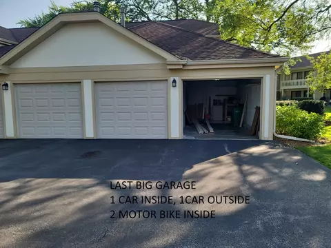 1135 Hawthrone Ct #D1, Wheeling, IL 60090 photo 3