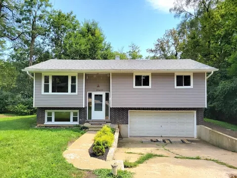 26 W153 Jewell Rd, Wheaton, IL 60187