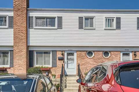 8464 Linder Ct, Skokie, IL 60077