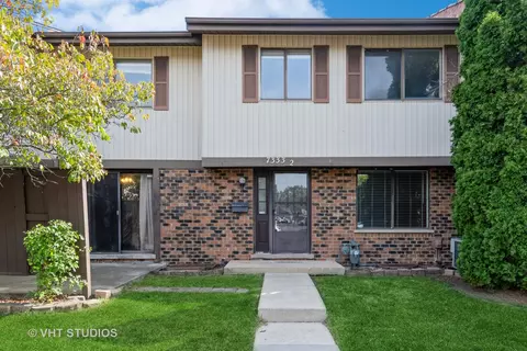 7333 Winthrop Way #2, Downers Grove, IL 60516