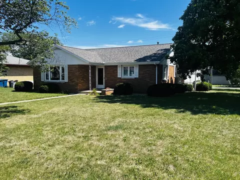 325 7th St, Chenoa, IL 61726 photo 3