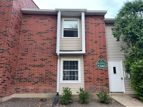 1345 E Wyndham Cir #104, Palatine, IL 60074