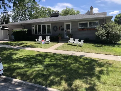 421 N Wille St, Mount Prospect, IL 60056