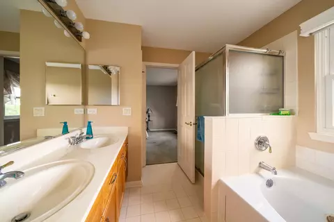 32535 Pilgrims Ct, Lakemoor, IL 60051 photo 16