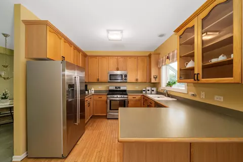 32535 Pilgrims Ct, Lakemoor, IL 60051 photo 7
