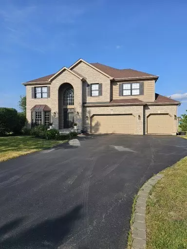 631 Goldenrod Dr, Algonquin, IL 60102