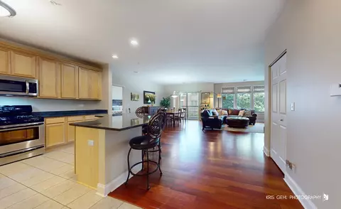 267 E Railroad Ave #208, Bartlett, IL 60103 photo 4