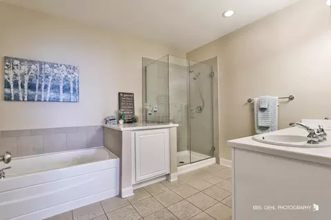 267 E Railroad Ave #208, Bartlett, IL 60103 photo 15