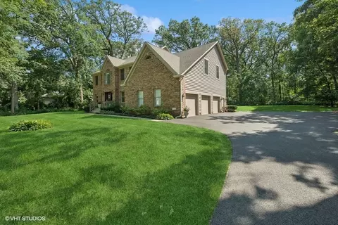 2803 Rose Ave, Mchenry, IL 60050