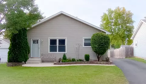 1109 W New York St, Aurora, IL 60506