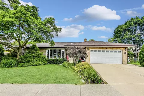 220 Yost Ave, Park Ridge, IL 60068