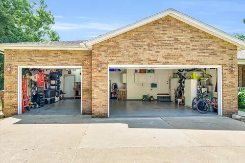 18 Hickory Ln, White Heath, IL 61884 photo 44