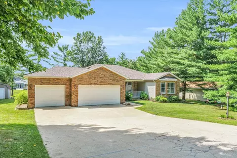 18 Hickory Ln, White Heath, IL 61884 photo 2