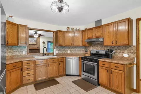 18 Hickory Ln, White Heath, IL 61884 photo 8