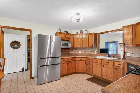 18 Hickory Ln, White Heath, IL 61884 photo 9
