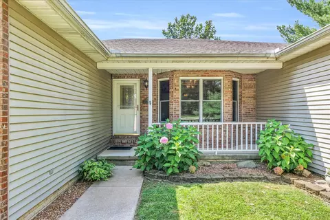18 Hickory Ln, White Heath, IL 61884 photo 4