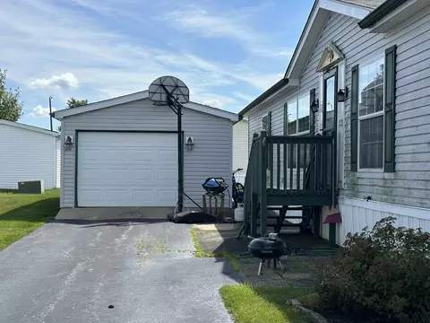 13 Swallow Ln, Beecher, IL 60401 photo 2