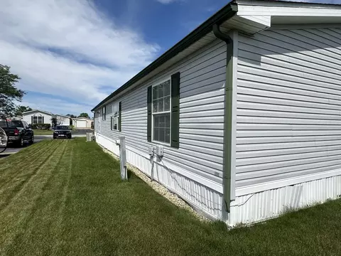 13 Swallow Ln, Beecher, IL 60401 photo 4