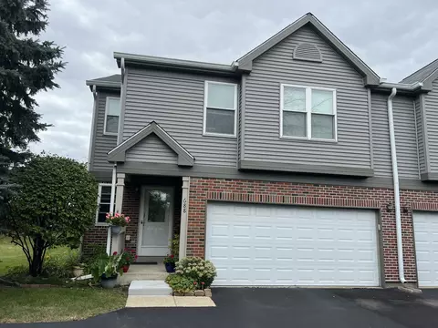 688 E Whispering Oaks Dr, Palatine, IL 60074