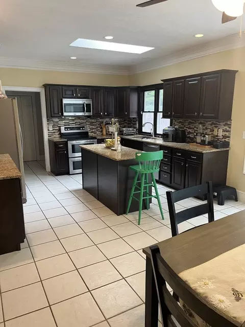 Kitchen - 22 Downing Cir, Bloomington, IL 61704 photo 5 of 7