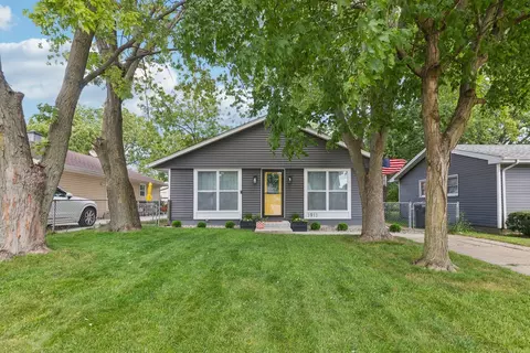 1911 Gideon Ave, Zion, IL 60099