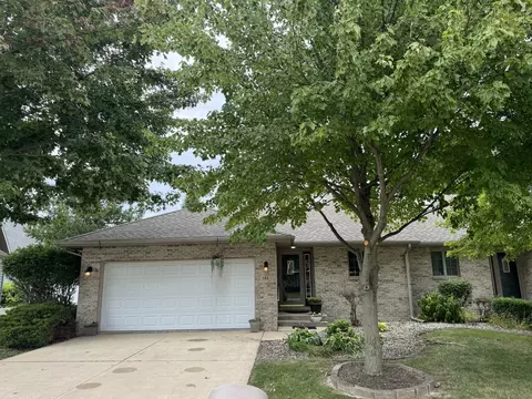 121 Meadows Rd, Bourbonnais, IL 60914