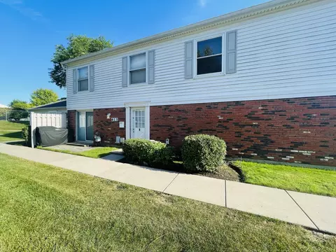 613 Academy Ct, Schaumburg, IL 60194