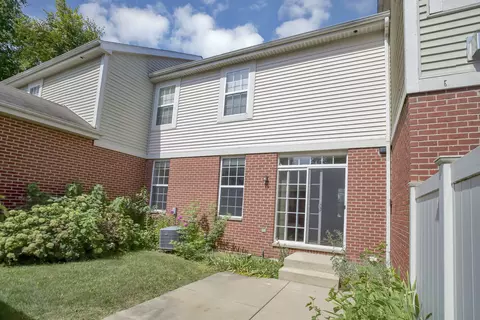 Exterior - 209 Garden Dr, Elgin, IL 60124 photo 3 of 5