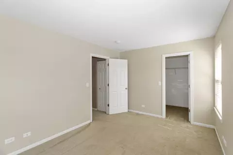 Bedroom - 209 Garden Dr, Elgin, IL 60124 photo 4 of 5
