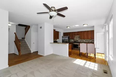 Living - 209 Garden Dr, Elgin, IL 60124 photo 3 of 4