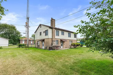 Exterior - 247 E Hawkins St, Kankakee, IL 60901 photo 2 of 4