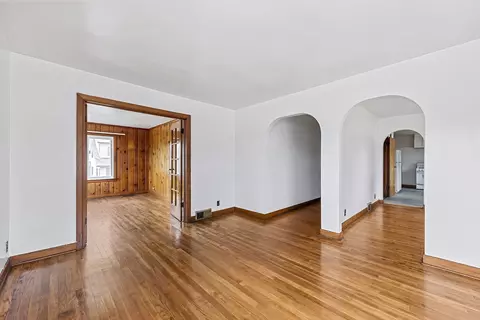 Living - 247 E Hawkins St, Kankakee, IL 60901 photo 2 of 3
