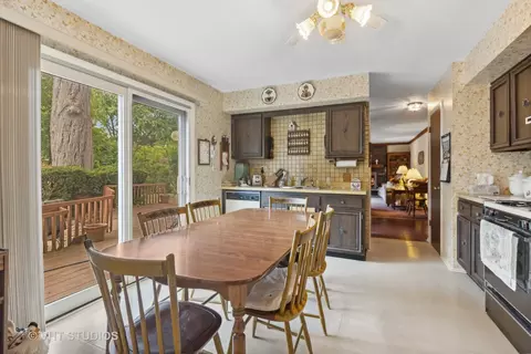 1241 Durham Dr, Wheaton, IL 60189 photo 5