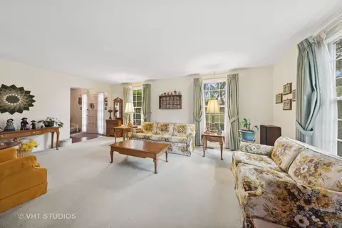1241 Durham Dr, Wheaton, IL 60189 photo 3