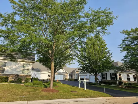 16604 Buckner Pond Way, Crest Hill, IL 60403