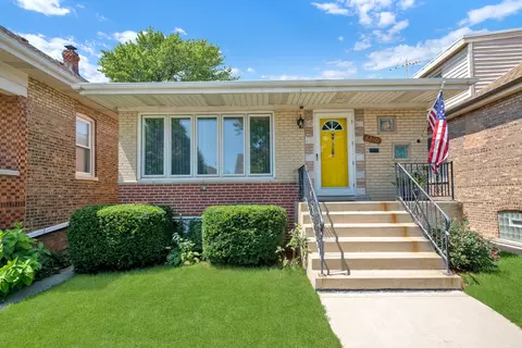 6240 S Mayfield Ave, Chicago, IL 60638