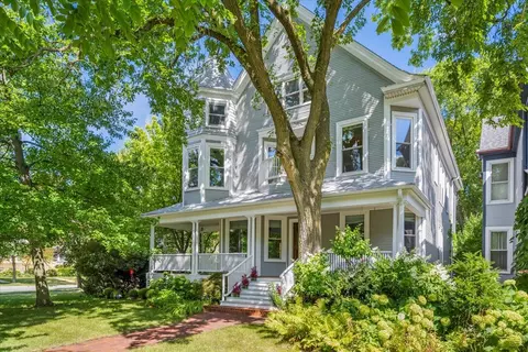 1221 Lee St, Evanston, IL 60202
